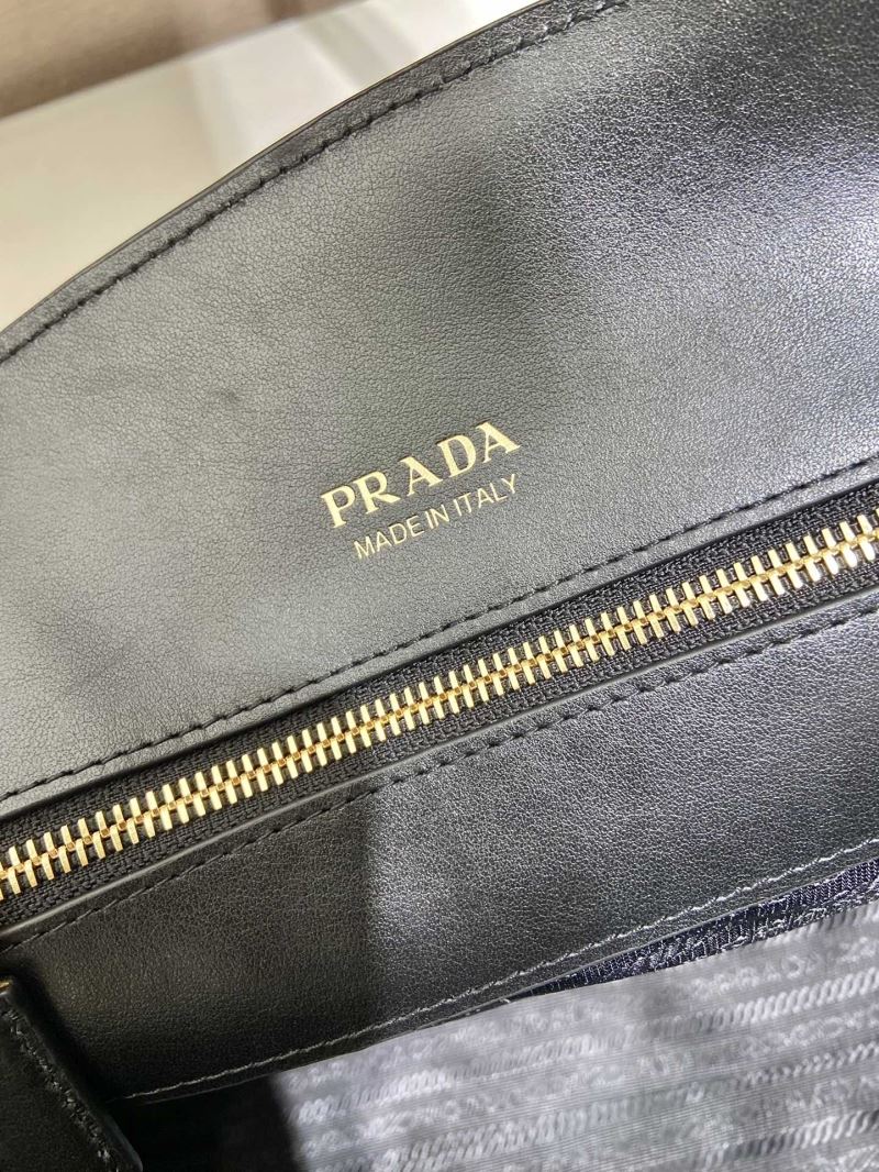 Pra*a tote bags